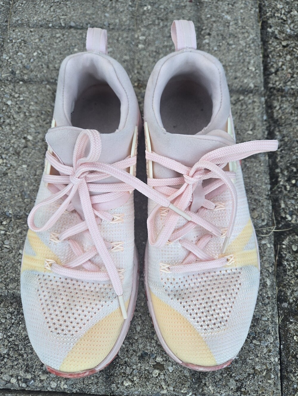 Nike Women's Metcon Flyknit 3 Echo Pink FlyKnit Low Top Lace-Up Sneaker Size 8